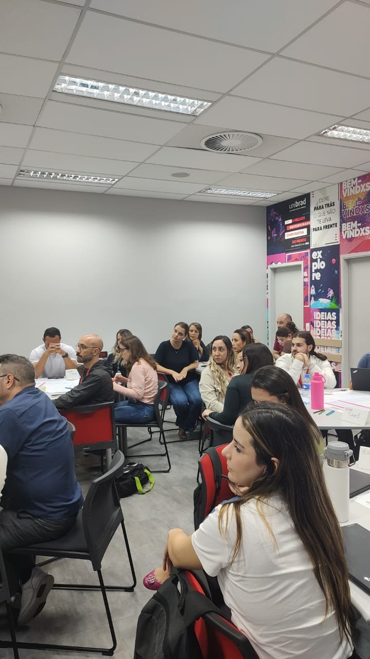 Visão geral da sala durante o treinamento no Unibrad